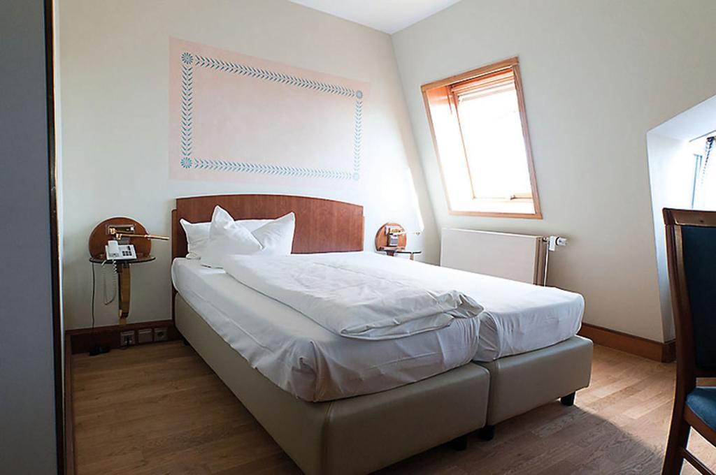 Hotel Am Blauen Wunder 3*