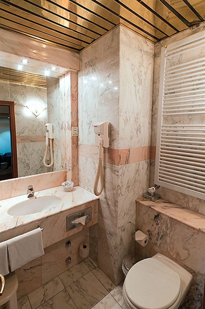 Am Blauen Wunder - Privathotel Hotel 3*