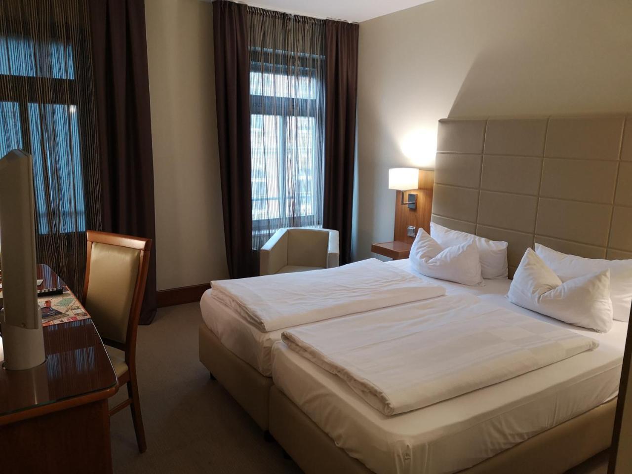 Am Blauen Wunder Hotel Dresden